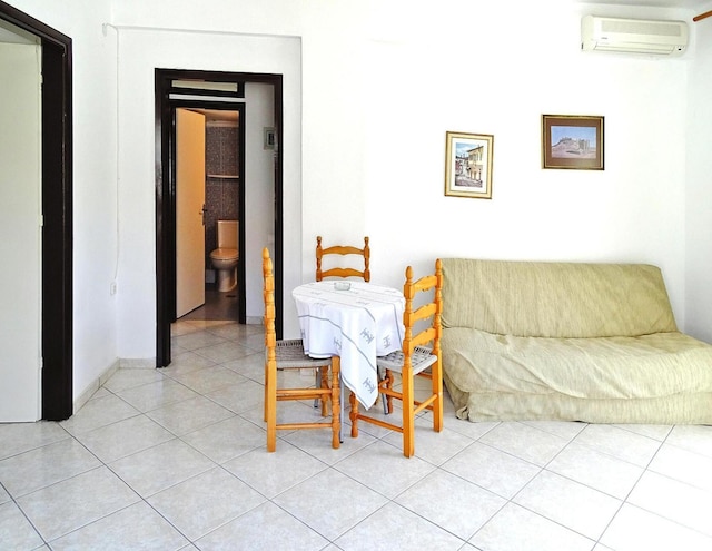 Apartment in Foura mit Balkon oder Terrasse, Fourka