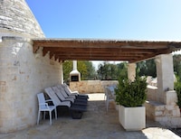 Trulli in Valle d'Itra met zwembad en uitzicht
