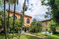 Farmhouse in Tuscany near Renaissance Villa