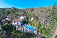 Casa vacanze a Sassetta con piscina e giardino