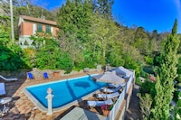 Casa vacanze a Sassetta con piscina e giardino