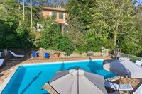 Casa vacanze a Sassetta con piscina e giardino