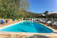 Casa vacanze a Sassetta con piscina e giardino