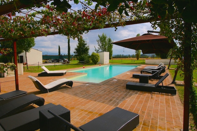 Vakantiehuis in Foligno met zwembad en tuin