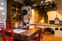 Farmhouse in Bacchereto near Wine Region