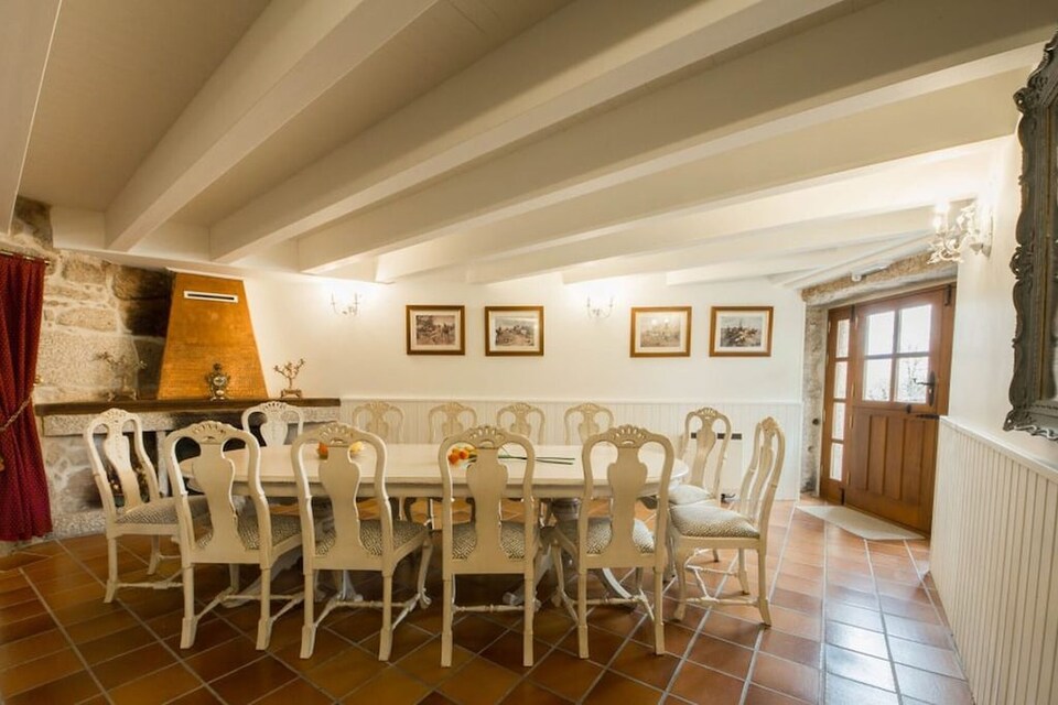 Mansion in Cerdedo with Private Pool and Garden, Cerdedo