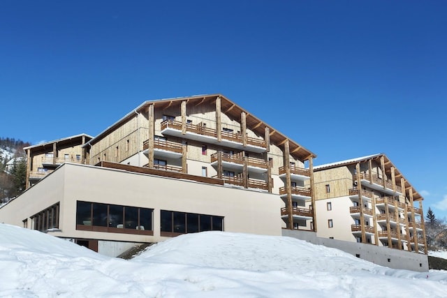 Chalet en Praroustan con Vistas a Montañas