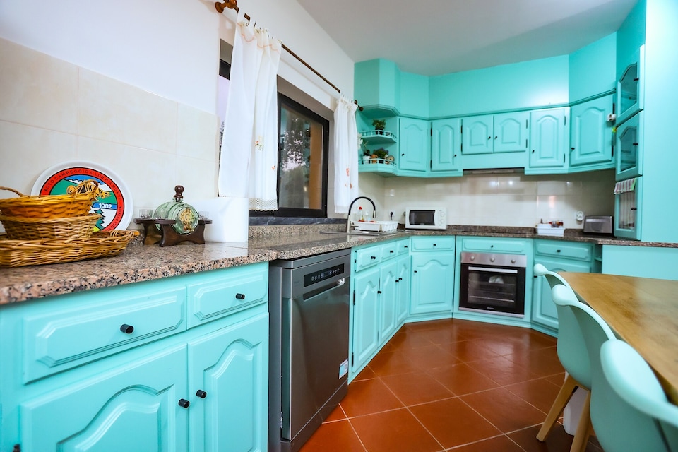 Carcavelos Villa with Pool, Soure