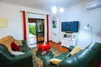 Carcavelos Villa with Pool