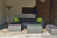 Villa in Brives-sur-Charente met Zwembad & Rivier