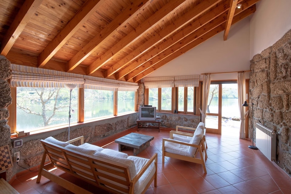 Mansion in Dão Valley by River Beach, Santa Comba Dão