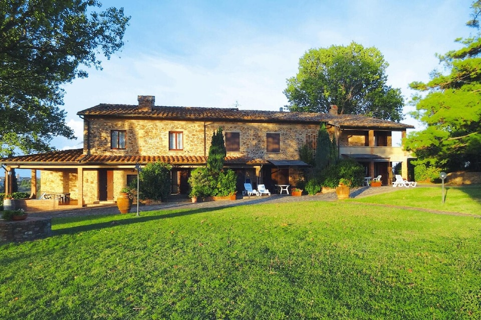 Anwesen in Montaione mit Pool & Weinprobe, Montaione