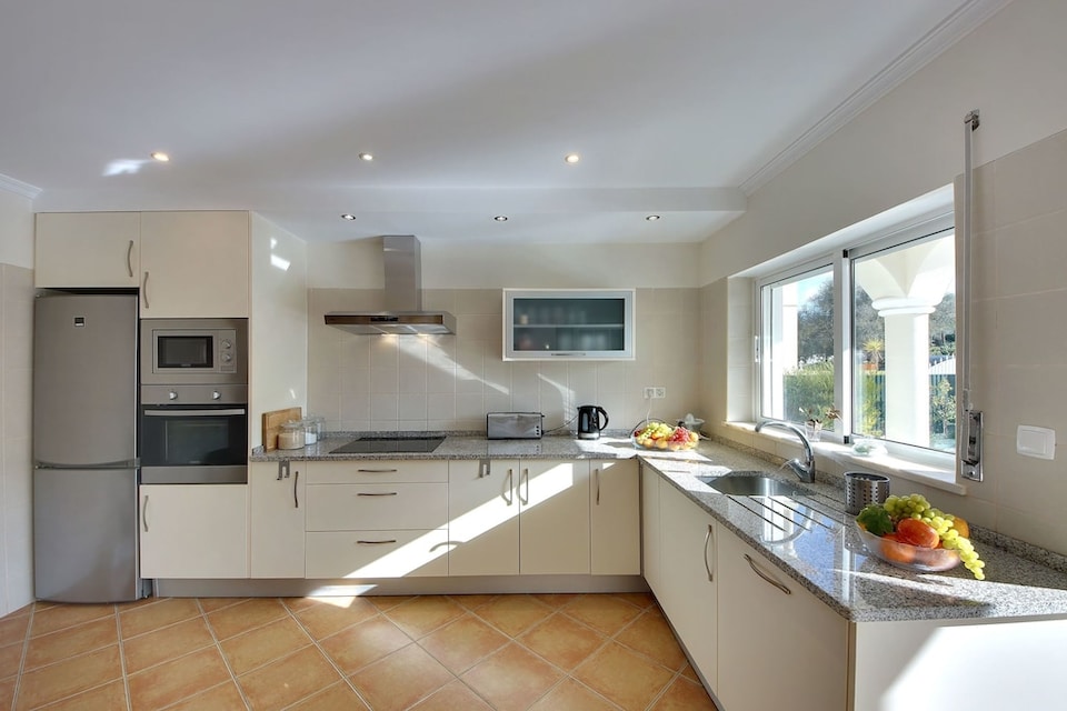 Villa in Carvoeiro near Beach & Pool, Carvoeiro