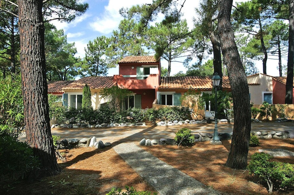 Apartamento en Córcega con acceso a playa, Borgo