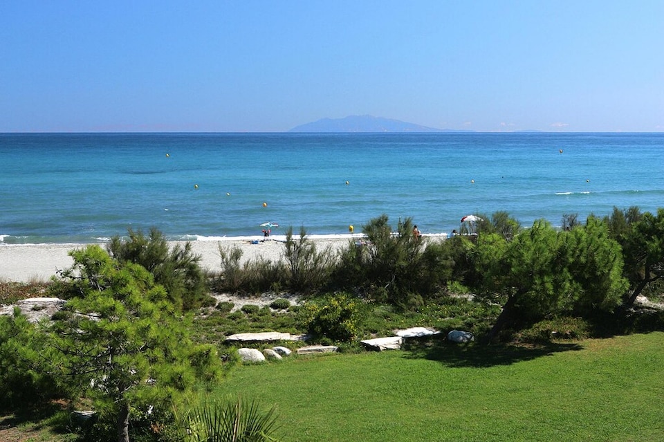 Apartamento en Córcega con acceso a playa, Borgo