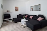 Luxe appartement met verwarmd zwembad in Starigrad