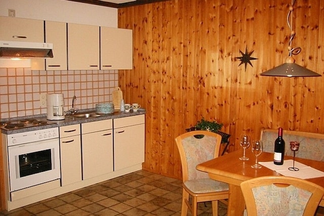 Chalet in Reinskopf mit Kamin & Balkon, Schönecken