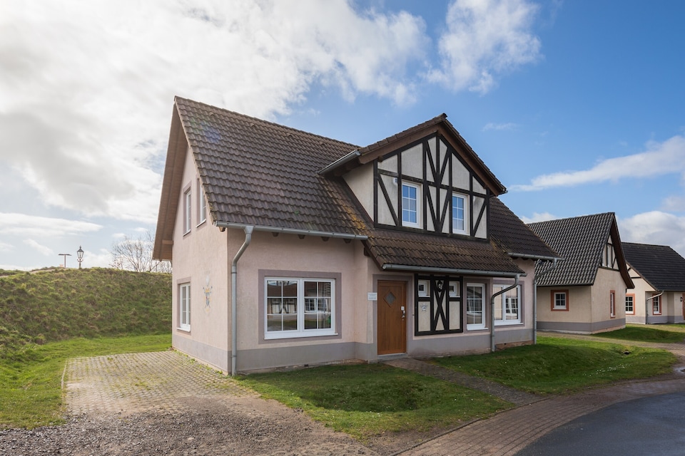 Vibrant villa near the river Moselle, Ediger-Eller