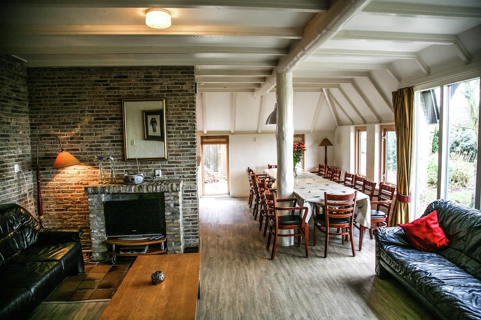 Farmhouse in Waskemeer with Large Garden, Ooststellingwerf