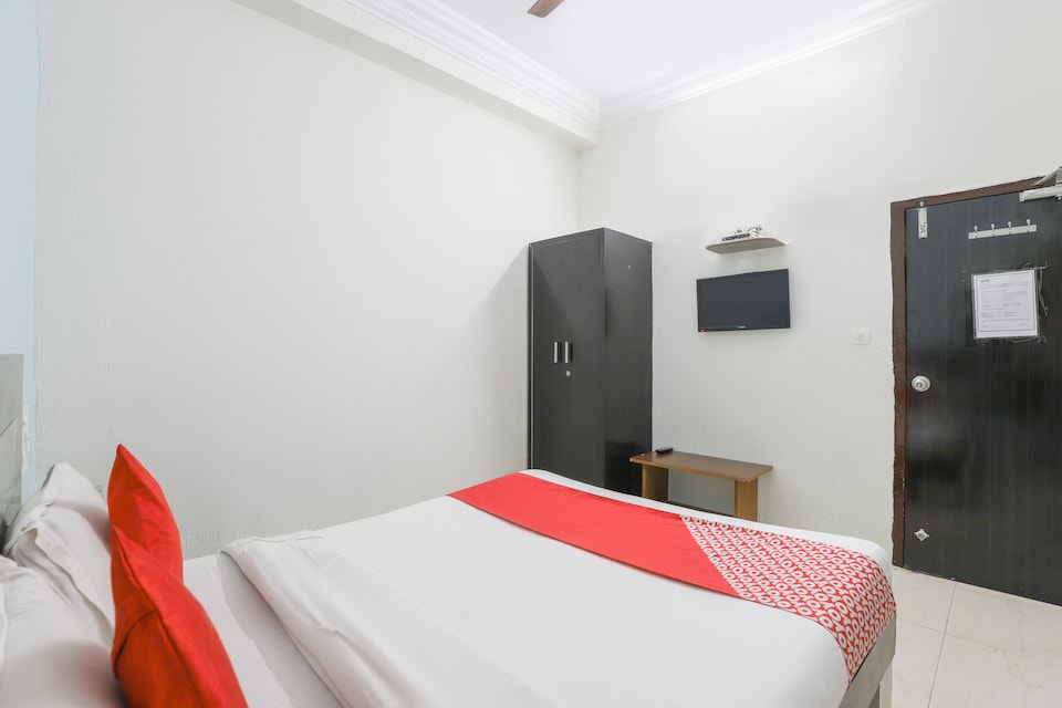 OYO 71642 Hotel Jasmine, Ashram Road Ahmedabad, Ahmedabad