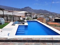Casa Héctor, met verwarmd privézwembad en uitzicht op zee!