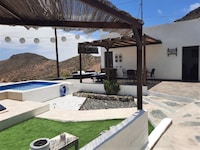 Casa Héctor, met verwarmd privézwembad en uitzicht op zee!