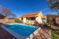 Ferienhaus in Zemunik Donji mit Pool