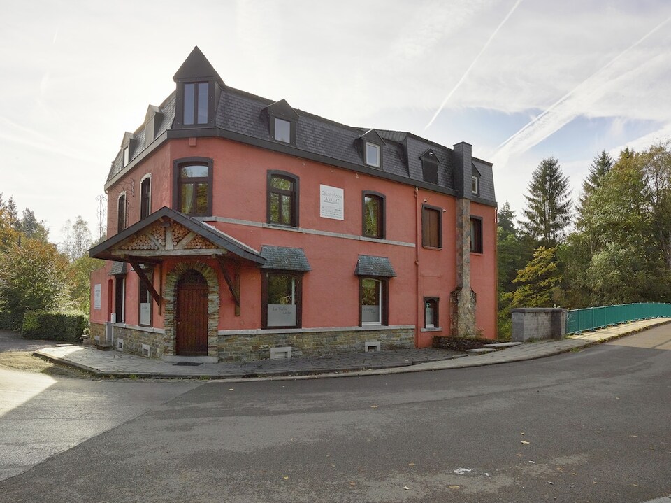 Luxurious Mansion in Stoumont with Indoor Pool, Stoumont