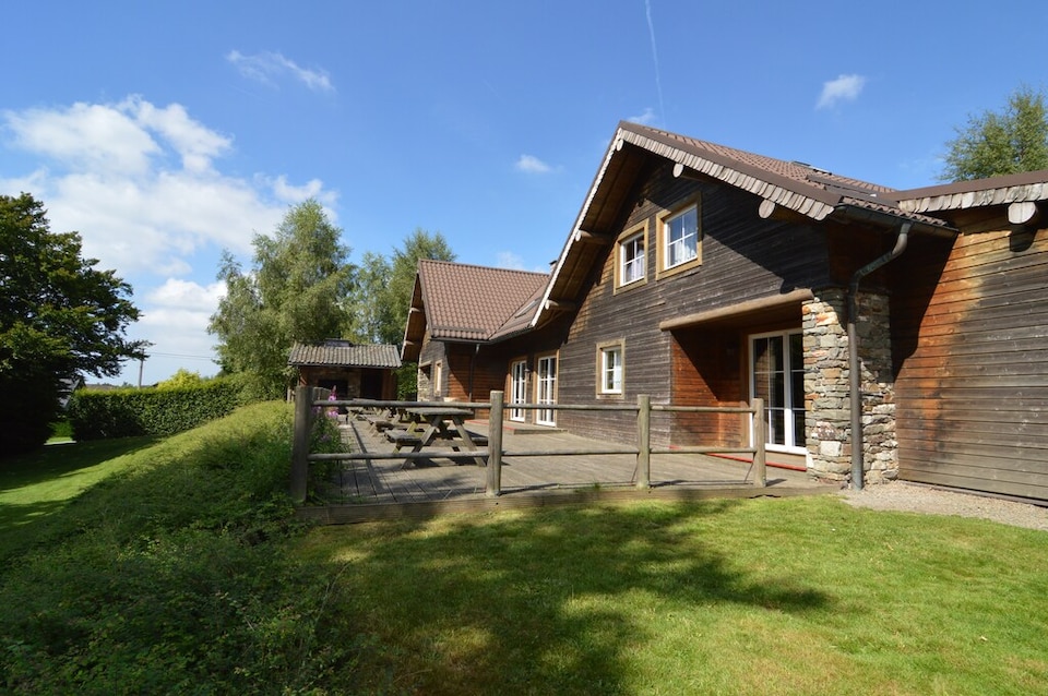 Ruim chalet in Ovifat, Waimes
