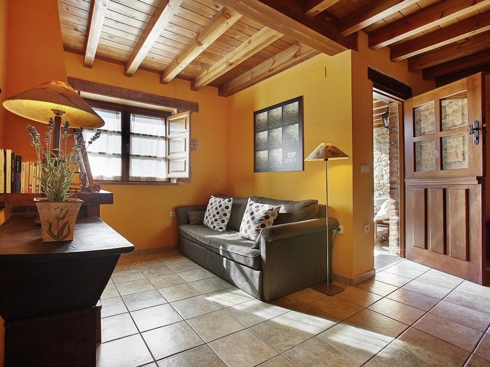 Mansion with Pool & Terrace, Nava