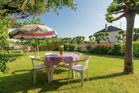 Ferienhaus in Malemort mit privatem Garten