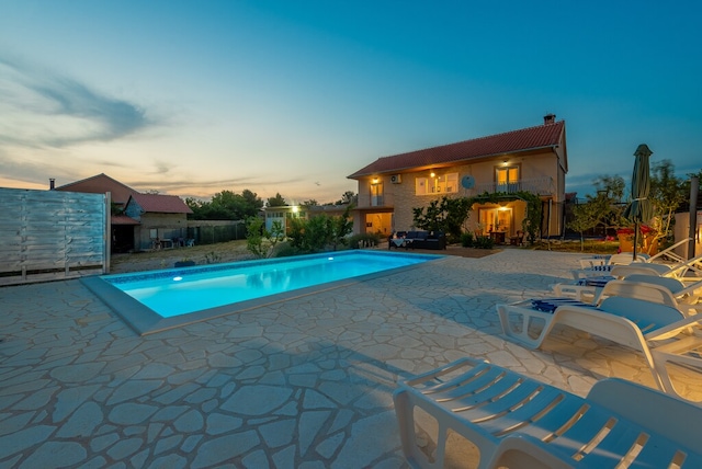 Ferienhaus in Lisicic mit Pool
