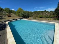 Villa in Banne mit Pool und Naturpfaden