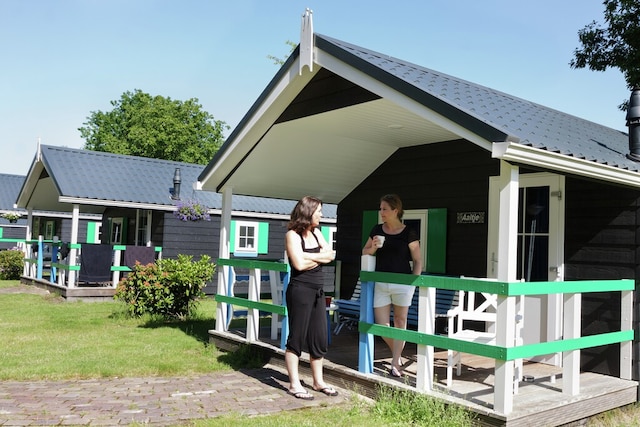 Charming Lodge in Staphorst with Pool Access