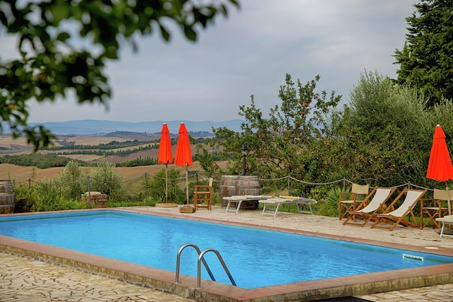 Villa in der Toskana mit Weintouren & Pools