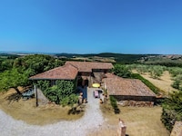 Villa in der Toskana mit Weintouren & Pools