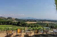 Villa in der Toskana mit Weintouren & Pools