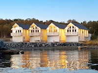 10 person holiday home in Brattvåg