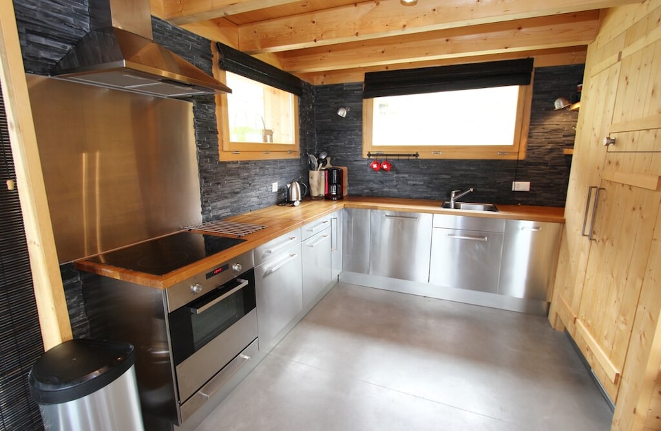 Chalet in La Tzoumaz near Ski Slopes, Riddes