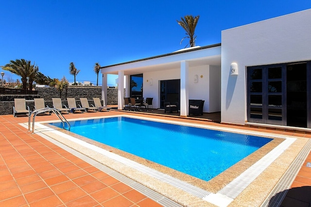 Villa bei Marina Rubicon mit Pool