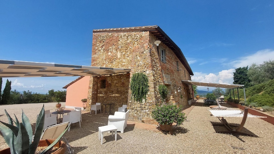 Villa in Montelupo with Private Pool, Montelupo Fiorentino