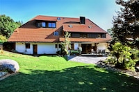 Wohnung nahe Schwarzwald mit Pool & Grill