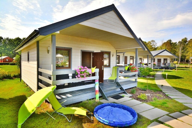 Cottage in Jarosławiec near Heated Pool