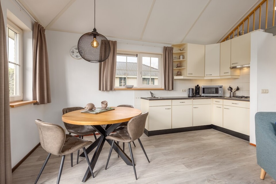 Bungalow en Veluwe con sauna y vistas, Putten