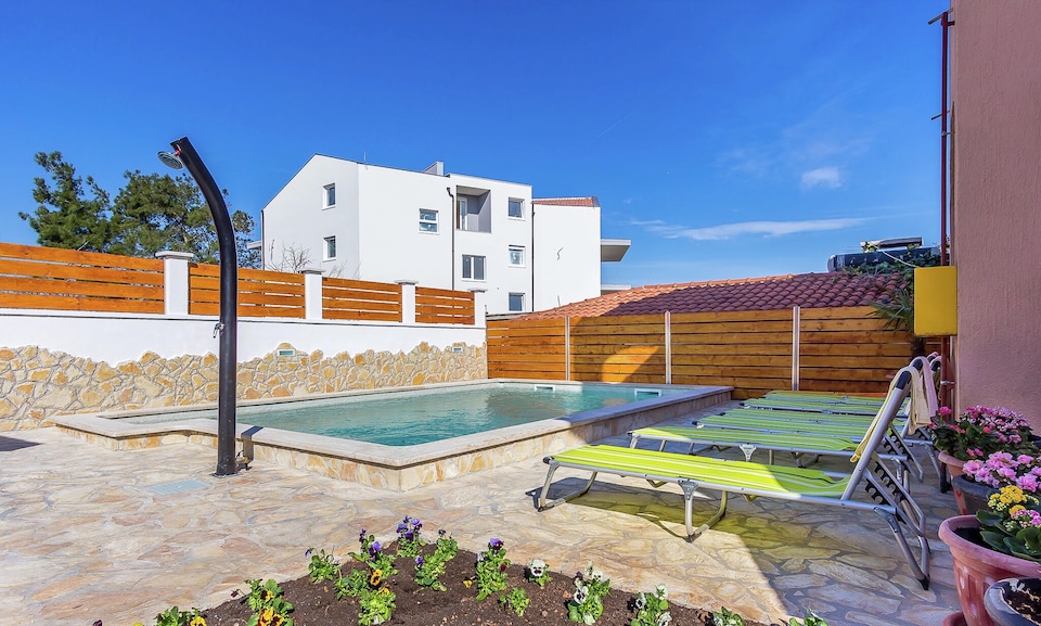 Appartement in Ližnjan met Zwembad, Ližnjan