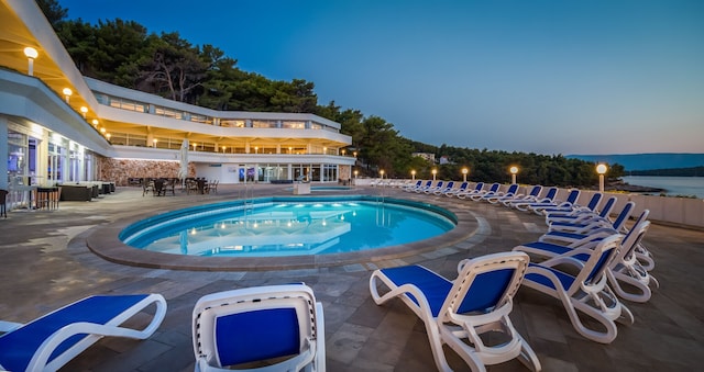 Apartment in Jelsa mit Swimmingpool