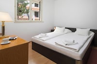 Apartment in Jelsa mit Swimmingpool