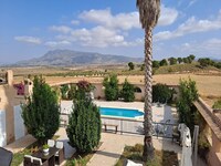 Majestätische Villa in Pinoso mit privatem Pool
