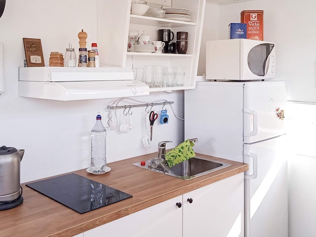 4 person holiday home in Kyrkesund, Tjörn