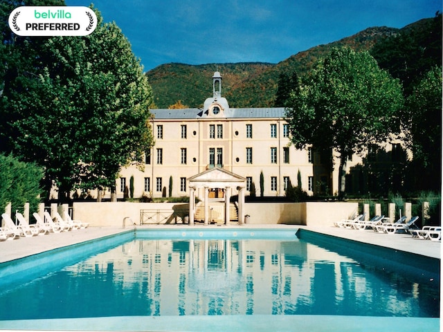 Romantic Château Stay Rhône
